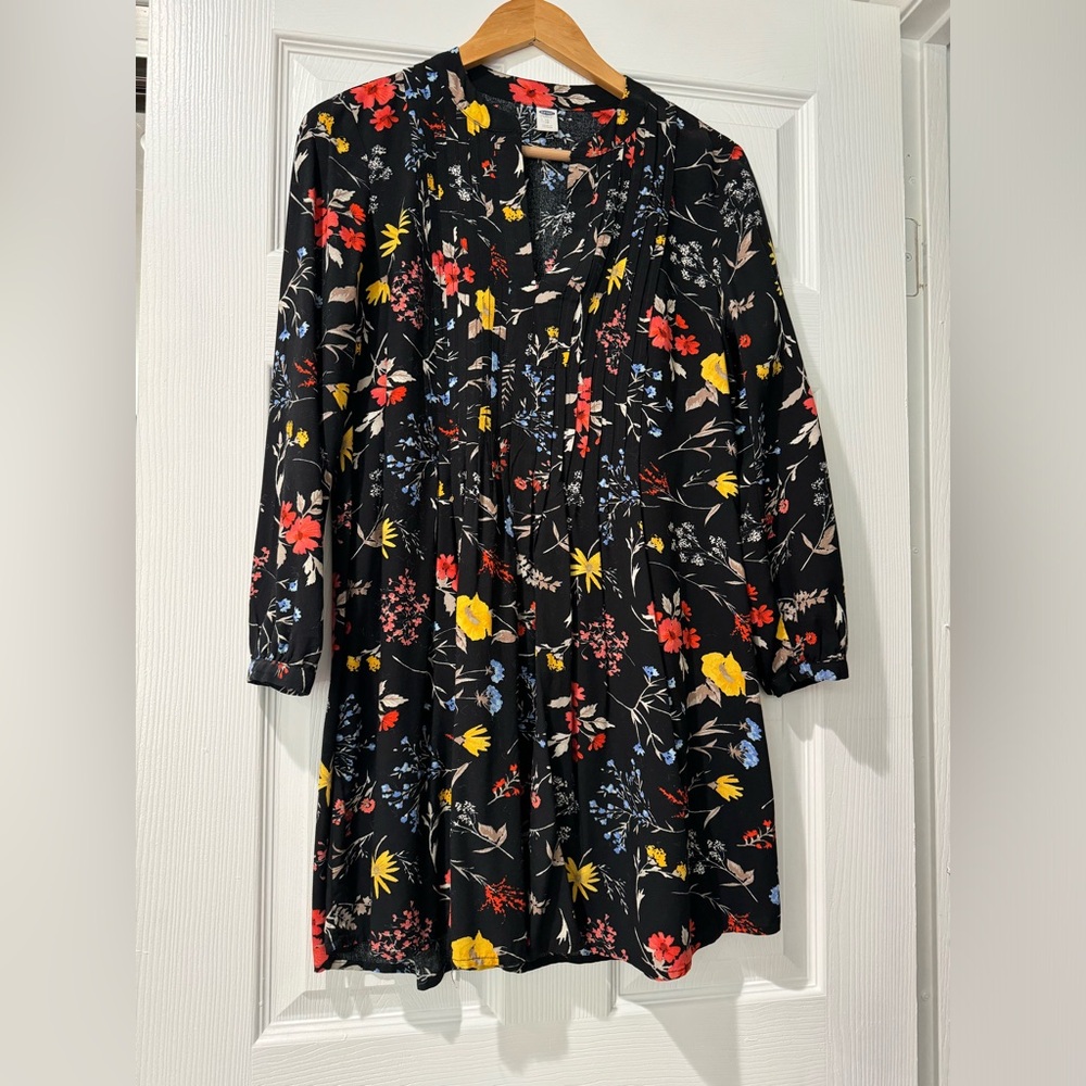 Black Floral BABYDOLL mini dress! 💐🌸